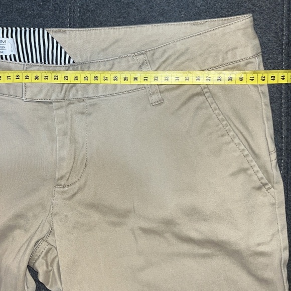 Volcom Shorts 3 - Picture 6 of 7